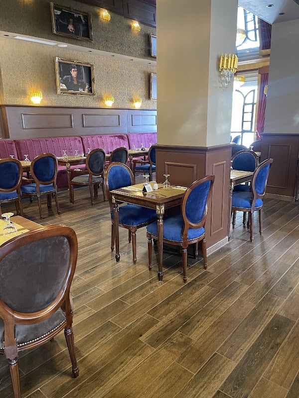 Restaurant Scenario